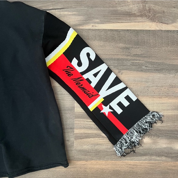 MO&Co. Women's Pullover Save the Mermaid Sleeve Black Size Medium - Picture 4 of 13